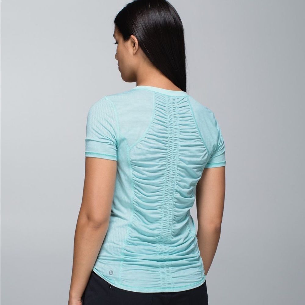 Lululemon Runner Up Short Sleeve in Aquamarine M